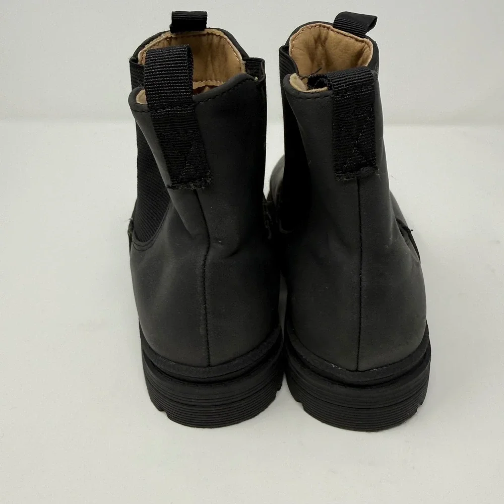 Cotton On Kids Black Matte Chelsea Boots Size 1 US Kids Lug Sole‎